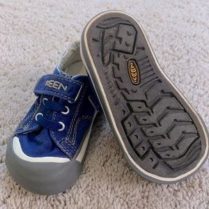 ⭐️Keen Sneakers⭐️
